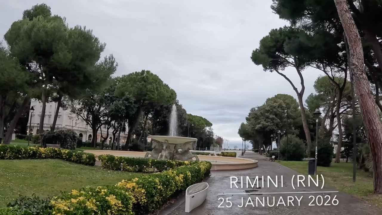 ❤️ Rimini, Emilia Romagna, Italy Walk: Train Station → Grand Hotel → Central Marina - Rainy Day - 4K