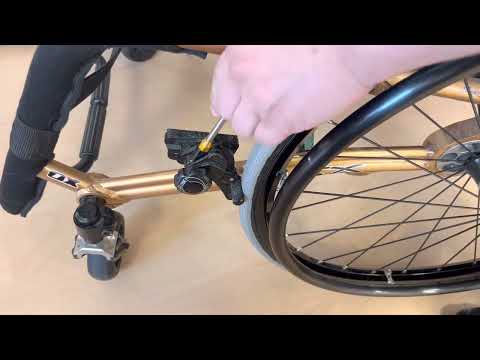 トグル式車椅子ブレーキ操作方法