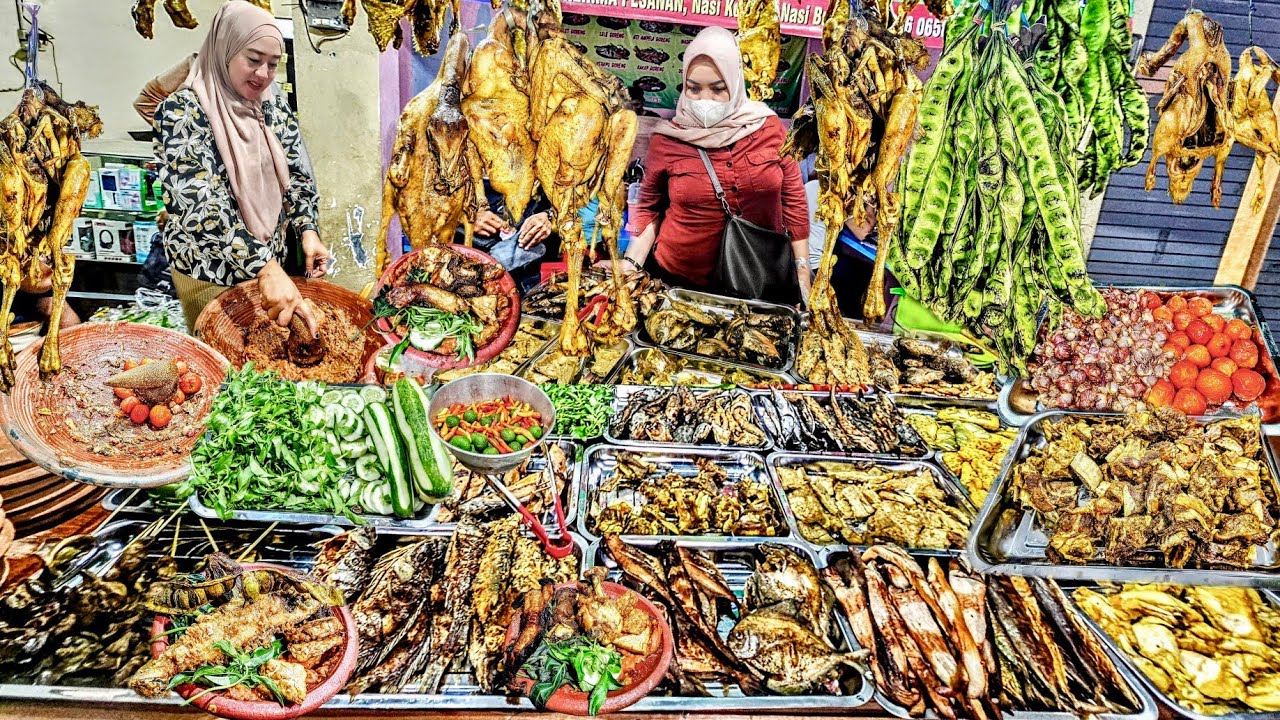 INI BARU PUAS, LAUKNYA FULL 1 MEJA SAMPAI NGGAK MUAT, BARU BUKA LANGSUNG ANTRI - Penyetan Cak Naryo