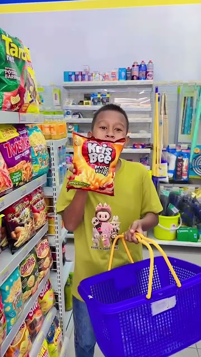 SHOPPING AT INDOMARET #comedy #trending #funny
