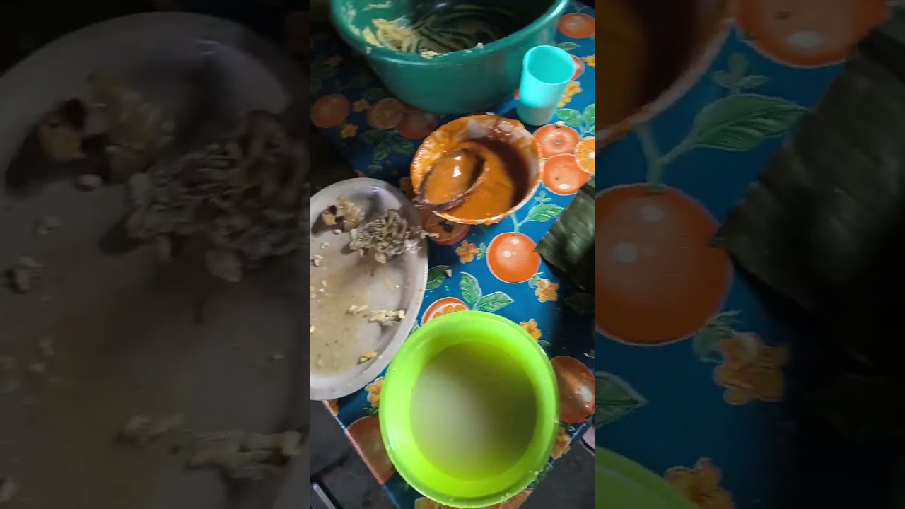 Llegué a tiempo para ver cómo preparan tamales de amarillo..