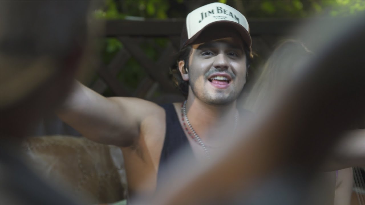 Luan Santana - Um Novo Cara (Vídeo Oficial)