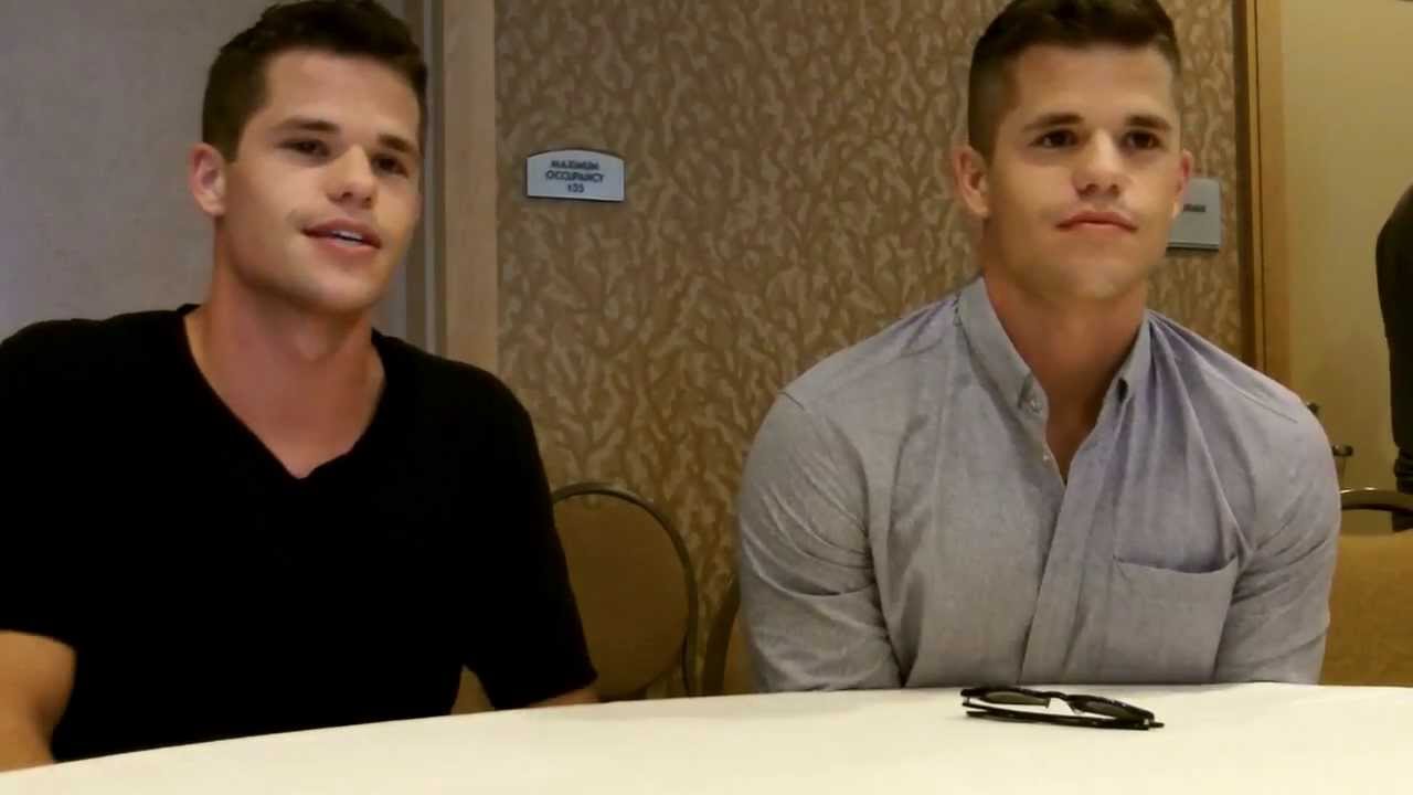 SDCC 2013 - Teen Wolf Press Room - Charlie Carver & Max Carver