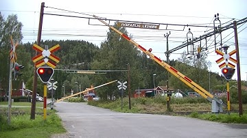Spoorwegovergang Järvsö (S) // Railroad crossing // Järnvägsövergång