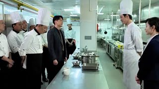 The chef looked down on the poor guy, but he convinced everyone with his trick