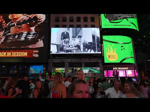 The Times Square campaign is part of a global promotional project for the premium K-Trot performance “NOM.NOM.NOM SHOW,” scheduled for September 25–26 in Los Angeles. The Times Square campaign is part of a global promotional project for the premium K-Trot performance “NOM.NOM.NOM SHOW,” scheduled for September 25–26 in Los Angeles.