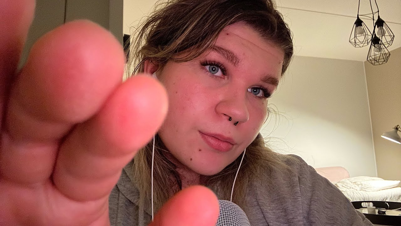 ASMR suomi | rauhoittelen sua, mikin sivelyä, käsiliikkeitä, lähikuiskauksia ja vähän kaikkea