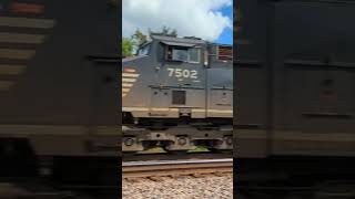 NS 7502 leads the MASNP west through Bonner Springs