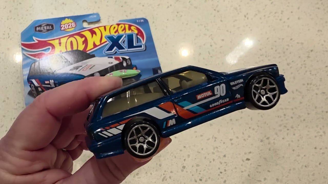 Hot Wheels XL 2024 BMW M3 Wagon SUV Un-Carding Unboxing Show, Play
