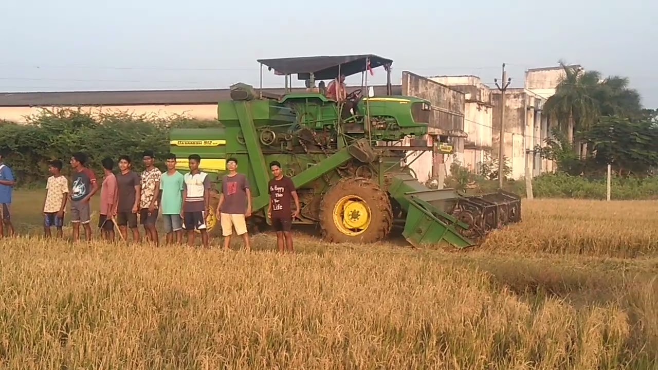 MMI Fathers / Minor seminary/ Seminarians smile on the harvest day.. Formation