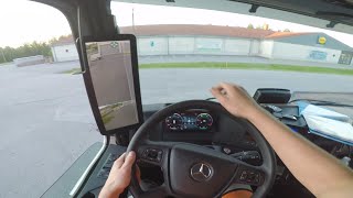 Reversing into a loading dock - Mercedes-Benz Actros Mirrorcam