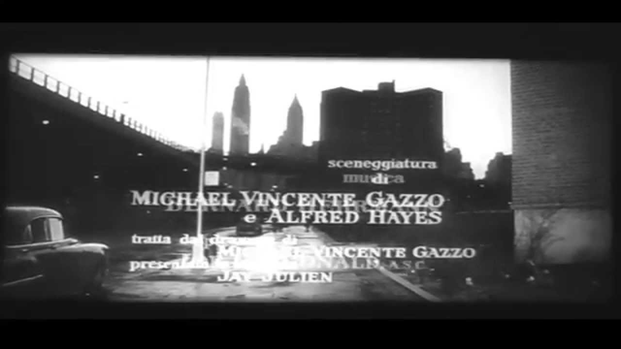 16 MM. B/N Un cappello pieno