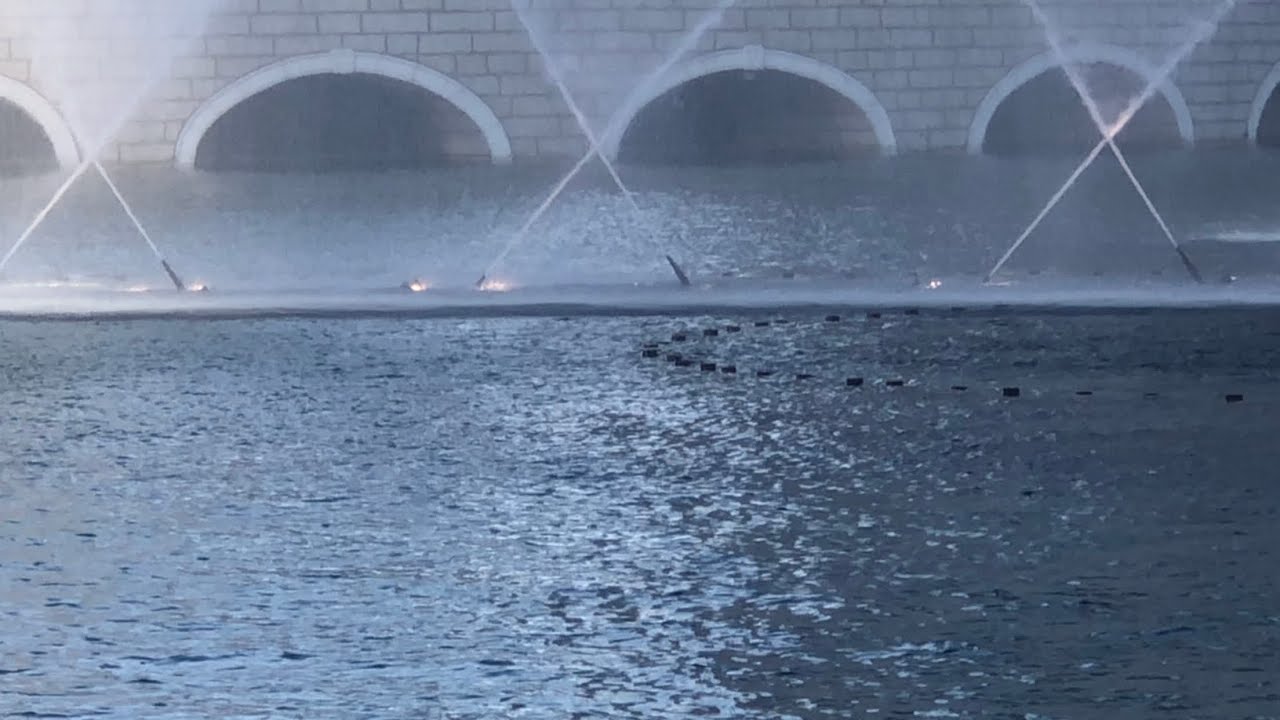 Fountains of Bellagio: "One Singular Sensation" (close up view)