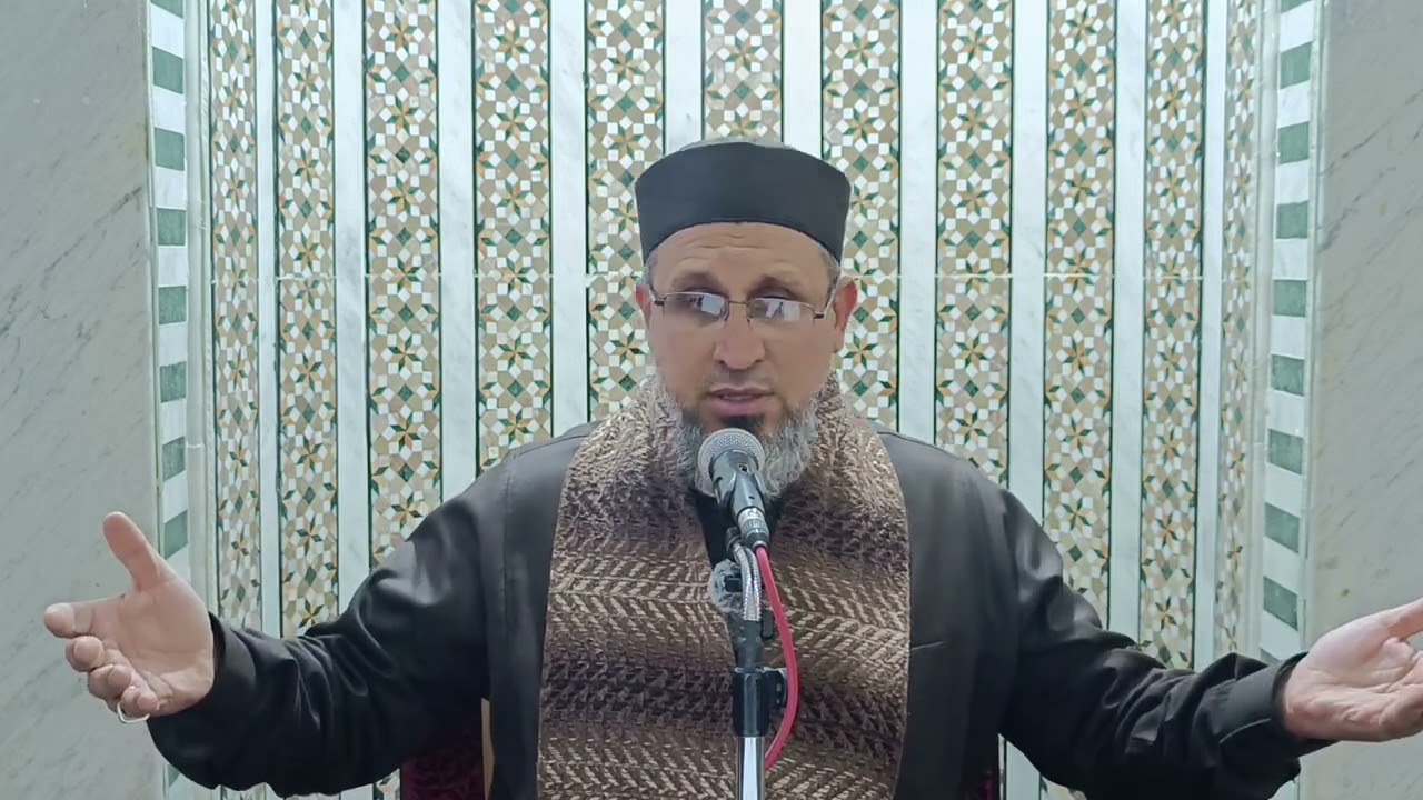 (٤) مع اسم من أسمائه جل جلاله: الصمد 