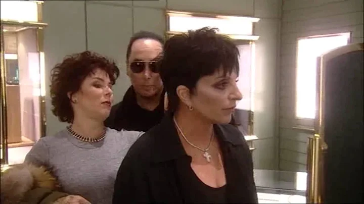 Liza Minelli persuades David Gest to buy her an ex...
