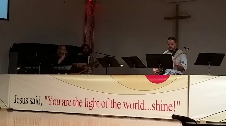 Sarah Dyer singing Cover song "Move" @ Union Church