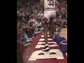 29 years ago, Scottie Pippen posterized Patrick Ewing 😮