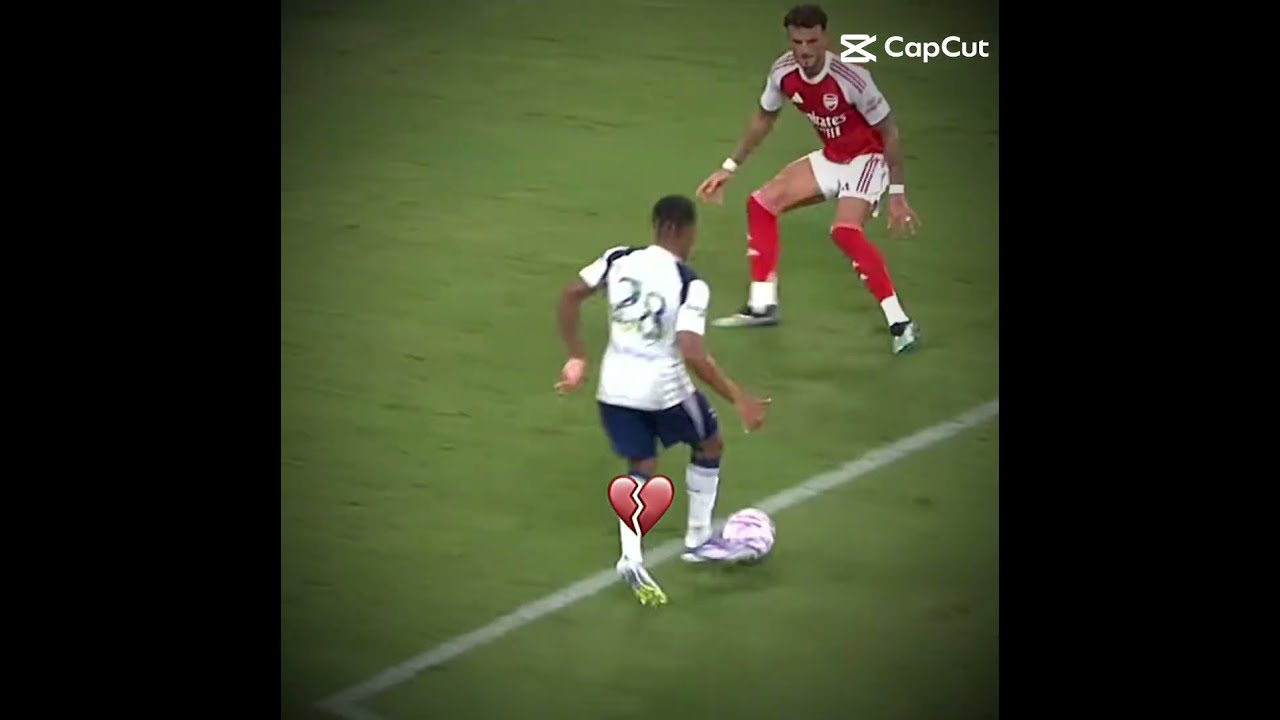 Bro Should Start Lifting Trophies Helpmemakethismakesense Football Memes