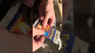 Base Set Charizard rip! #pokemon,#packrips #charizardhunting #pokemoncards #pokémon