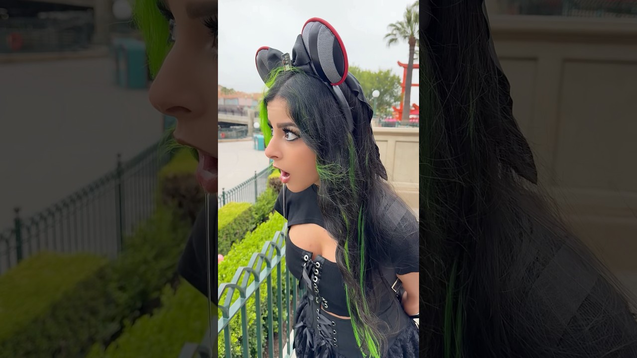 wow 🥹 #foryou #trending #emo #halloweencostume #helpmemakethismakesense #anime #viral #disney #fyp