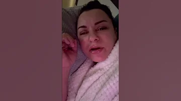 Я стала мамою двох неймовірних дівчаток Друзі ви питаєте де я коли нові відео чи все у мене добре 