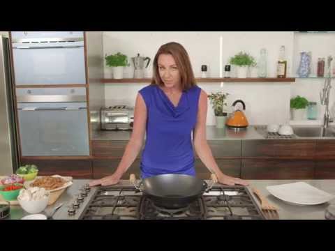 Michelle Heaton's Mushroom & Chicken Family Stir Fry demo