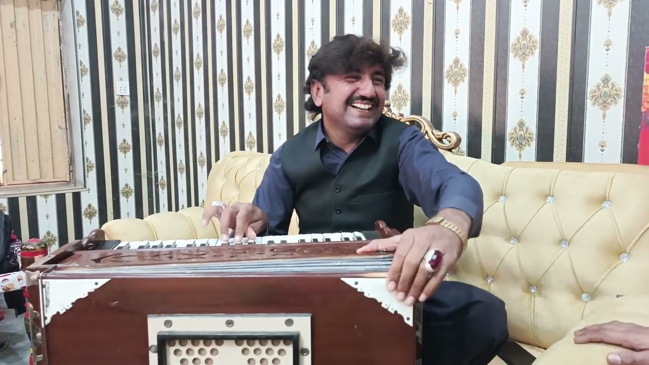 Singer Bilal Hasan karlo of Noor pur thal 