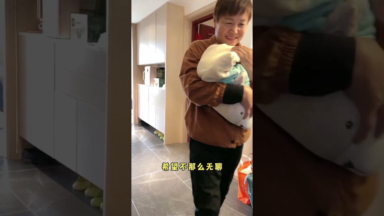 #多乐当一次见刚出生的妹妹 #全职妈妈日常 #二胎宝妈