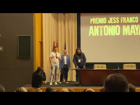 #AntonioMayans recibe el premio #JessFranco en #CutreCon 13.