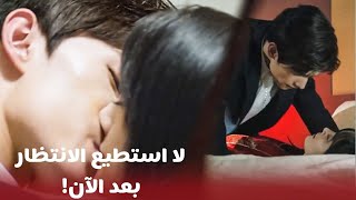 صديقي يساعدني في ارتداء ملابسي ، هو?