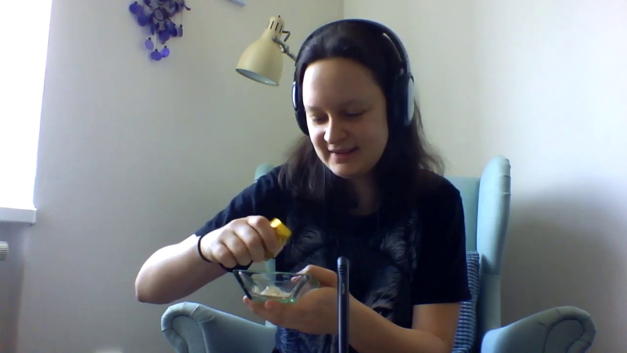 ASMR CZ Hraní role (kamarádka) - péče o pleť (Role play - friend - skin care)🌸😉🙃