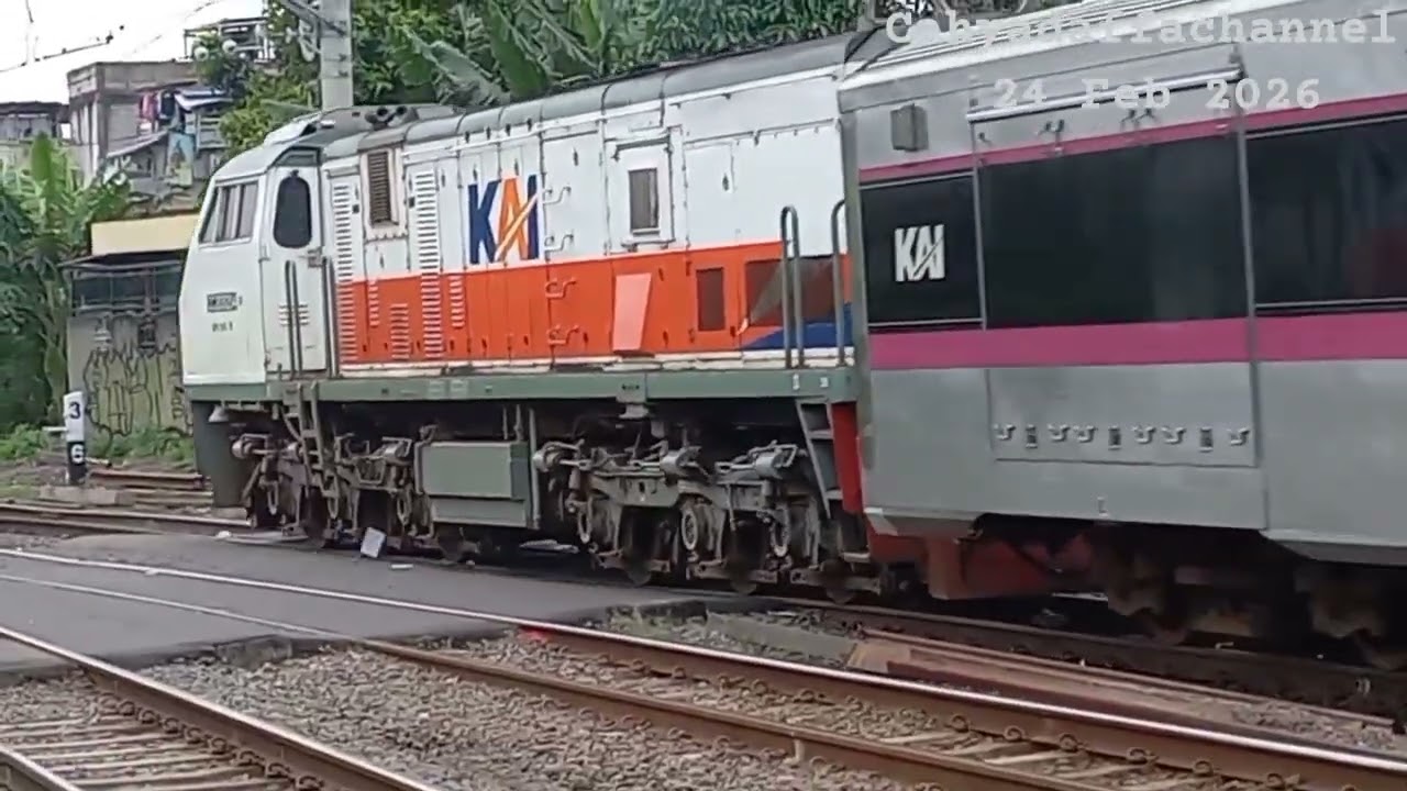 Keberangkatan kereta Majapahit tujuan malang