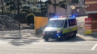 QAS Black Bumper 5256 Responding Code 1 To Medical Assist + QFRS 850S 1315QF At Station 02