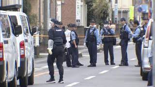 80〜90代くらいの女性2人が施設内で、4階と5階の各部屋で仰向けに倒れ、頭などから血を流していた状態で発見されたとの情報。 