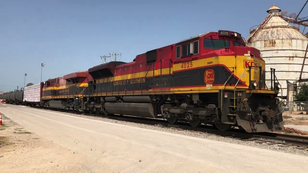 Union Pacific Manifest with KCS Power - Waco, Texas - July 3, 2020