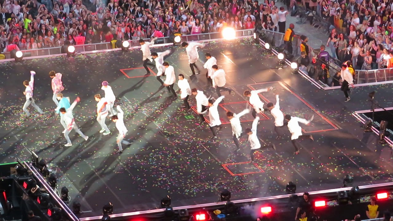 BTS - Wembley - June 1 2019 - Idol