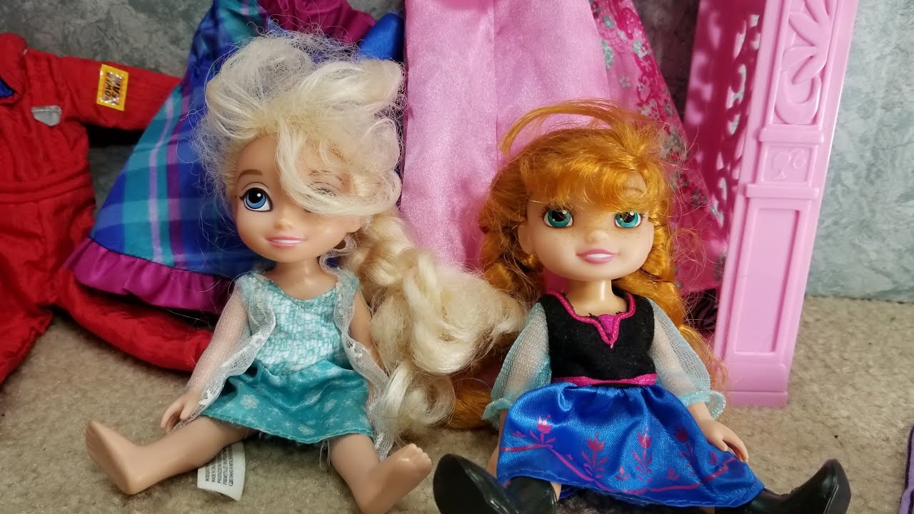 Annia Goes Dress Shopping! Elsia and Annia Videos - YouTube