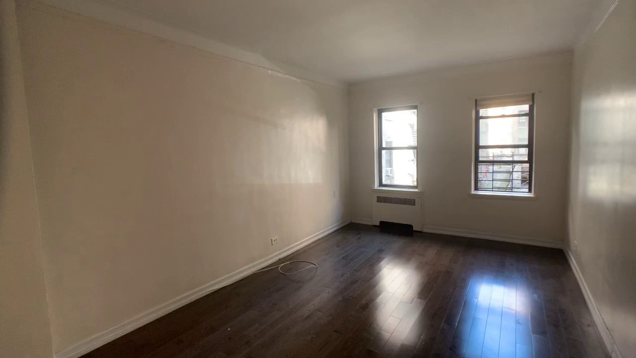 Inwood Studio, lots of closets, renovated, elevator building with