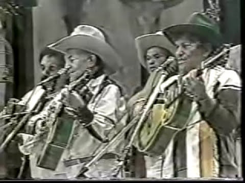 Tonico e Tinoco - Baile na Roça (Programa Na Beira da Tuia) - 1984