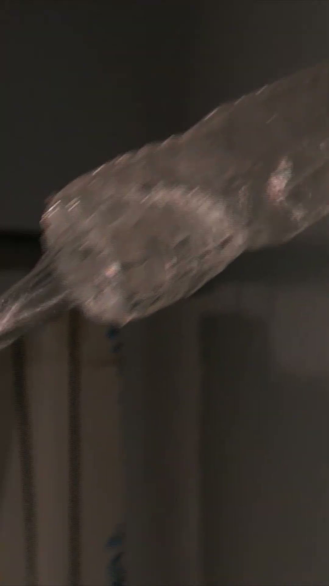 Ni un bañito a gusto me dejan tomar ? #hastaelfindelmundo #tlnovelas