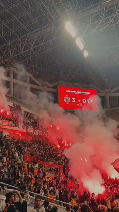 WOW! 🔥 Aksi pyroshow thejak saat persija vs Arema 😱🔥 #persija #thejak #football