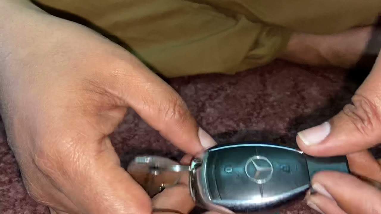 Mercedes Schlüssel Batterie wechseln - YouTube
