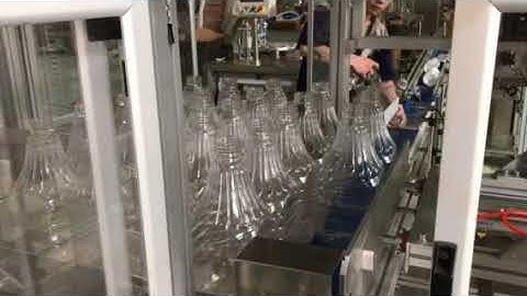 Automatic bagging machine for empty PET bottle