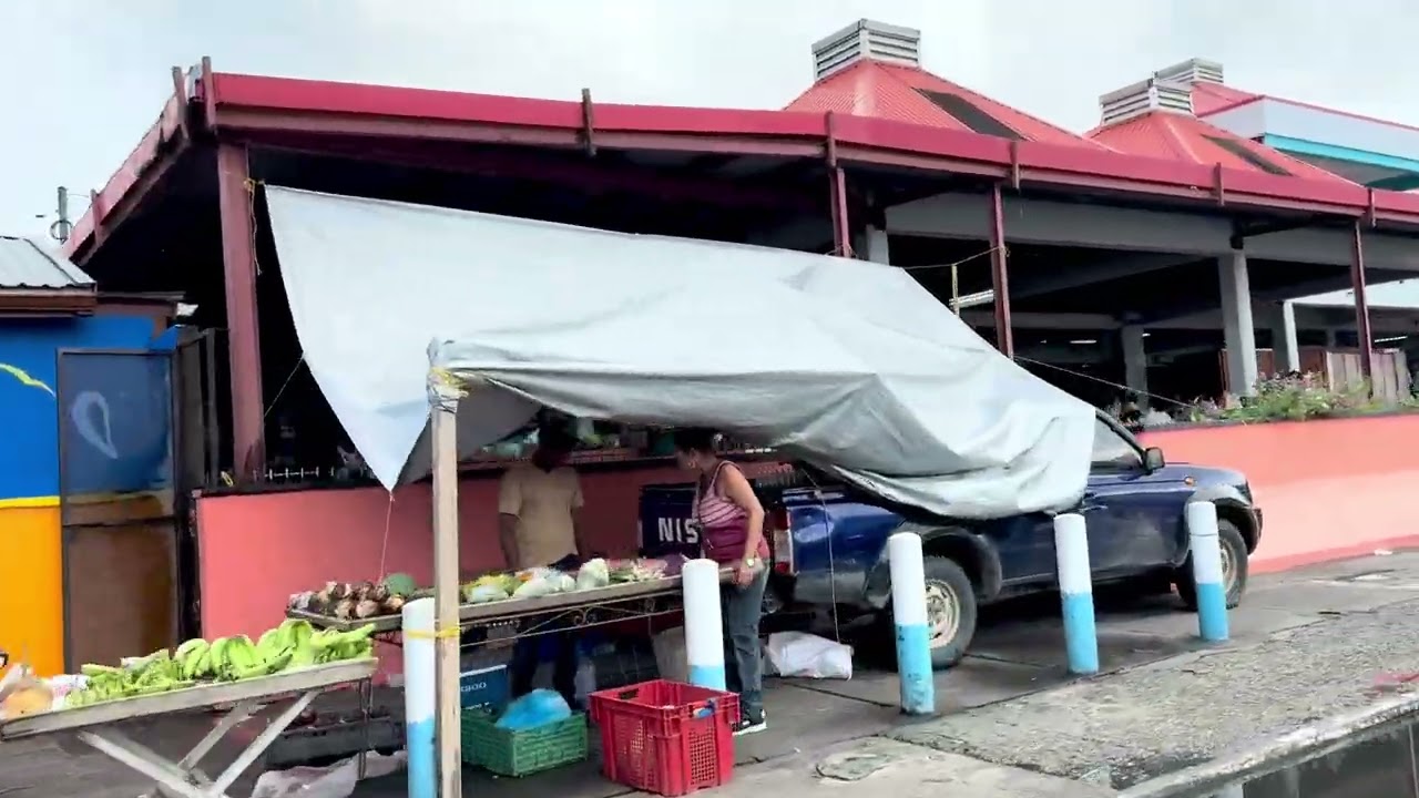 Beautiful St Lucia , Castries drive