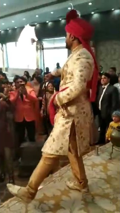 Suno sasur ji😜 #viral #dance #wedding #weddingdance #dulha #dulhan @roshnirathorevlog