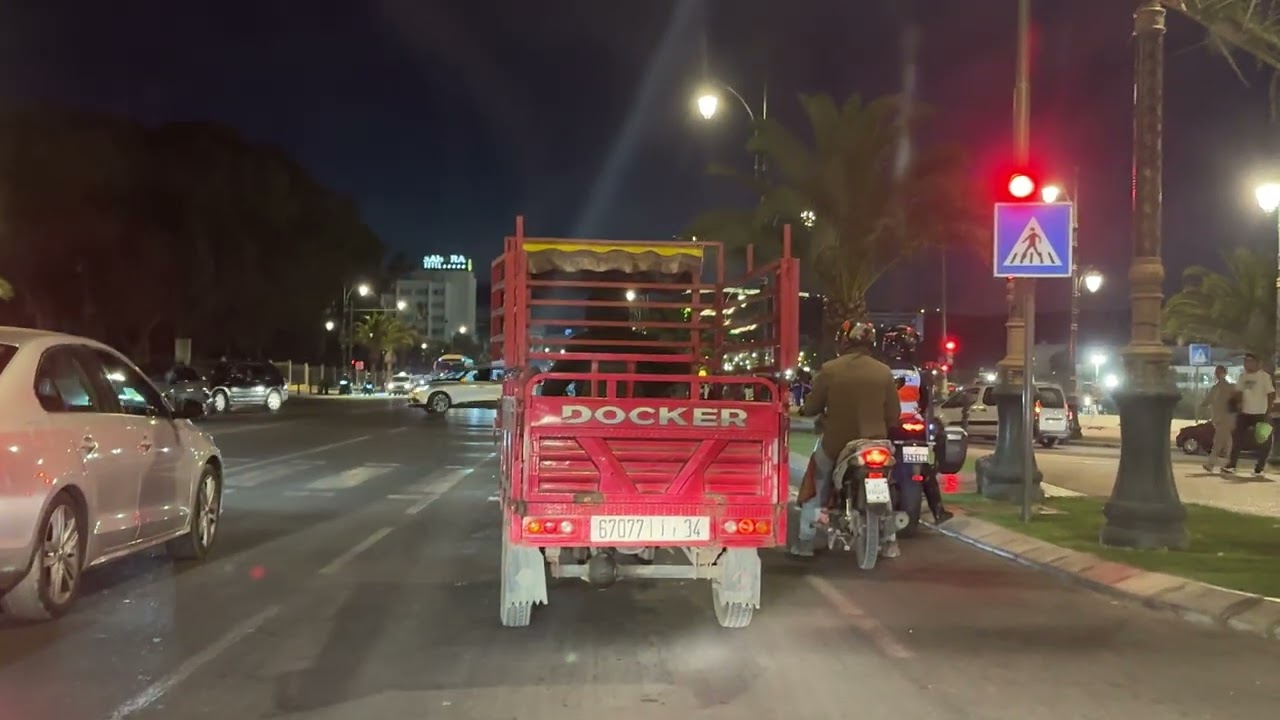 جولة ليلية بأكادير إنطلاقا من محور شرق غرب مرورا بشارع محمد الخامس وصولا إلى شارع الحسن الثاني