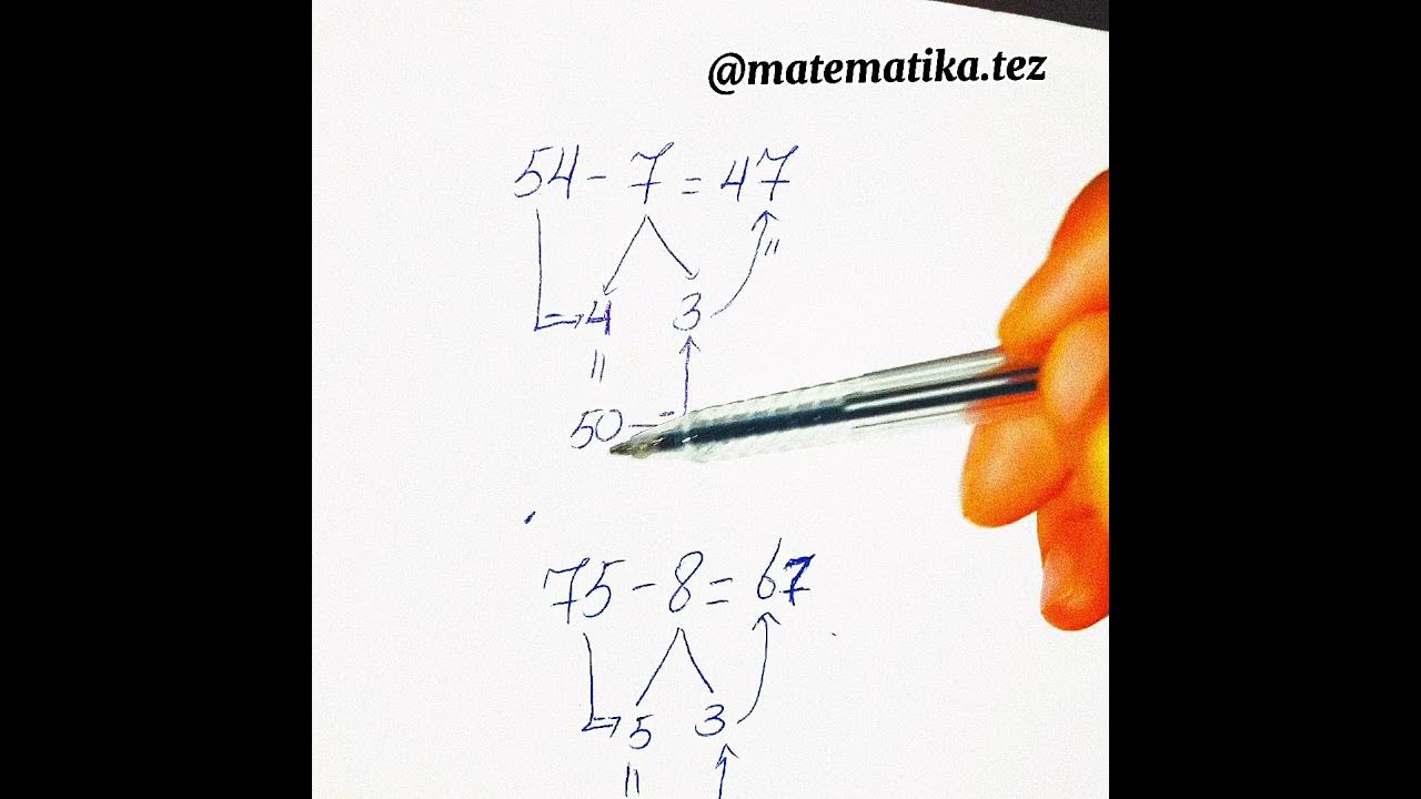Жігіттің үстелінің астынан жұлқылау Пискадағы секс мүшесі