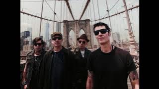 Não Olhe Pra Trás - Capital Inicial feat. Lenine (English Subtitles)