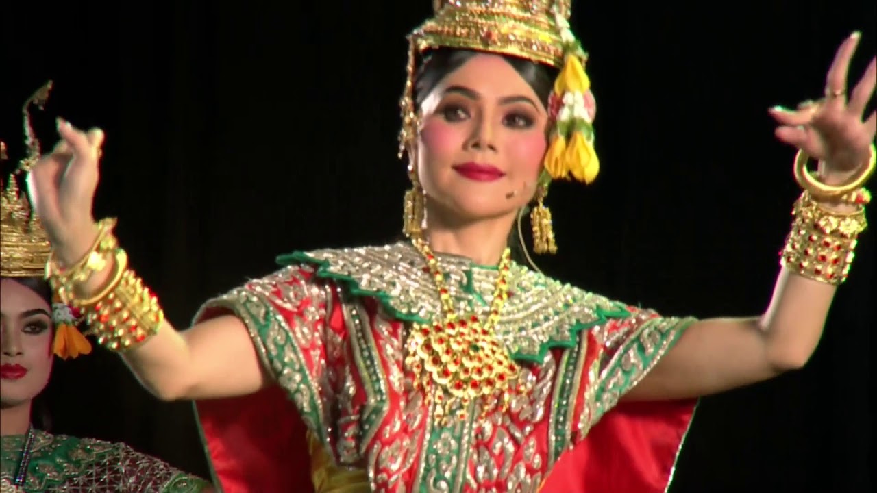 ละครใน เรื่อง อิเหนา ตอน บุษบาชมศาล