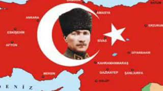 Atatürk'ü duymak gibi şiirini okurken